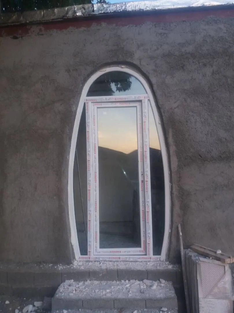 درب و پنجرهی قوسی بلند UPVC